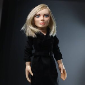 1/6 custom head sculpt of Lady Penelope from Thunderbirds — painted rooted hair version by painter and sculptor Carlo EzOneSixth Voigt.